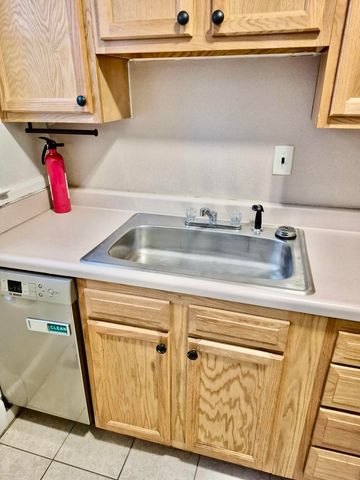 891, 1S Beaconsfield Avenue, Grosse Pointe Park, MI 48230