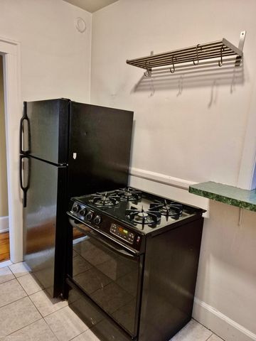 891, 1S Beaconsfield Avenue, Grosse Pointe Park, MI 48230