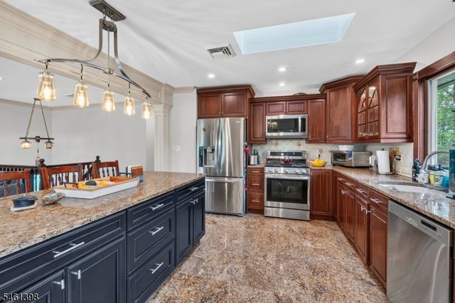 105 Jacksonville Rd, Lincoln Park Boro, NJ 07035