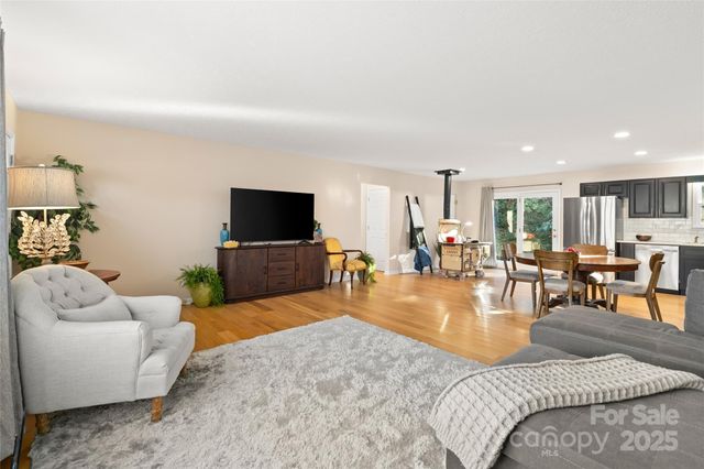 73 The Old Run Road, Fairview, NC 28730