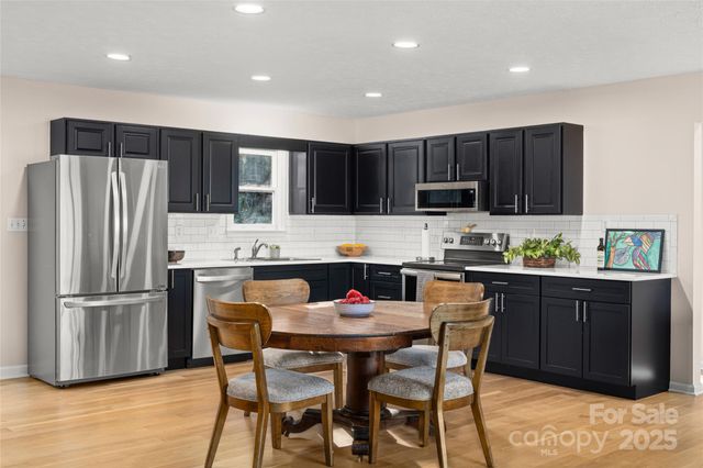 73 The Old Run Road, Fairview, NC 28730