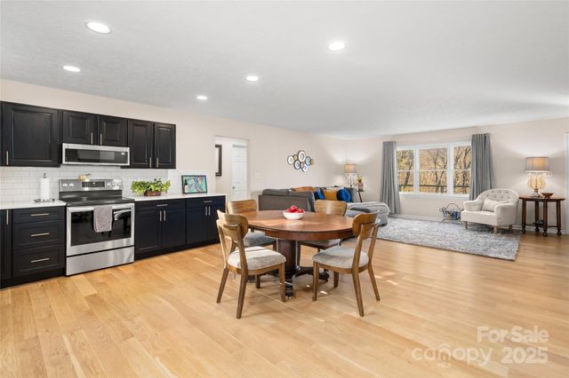 73 The Old Run Road, Fairview, NC 28730