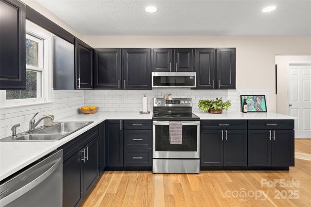 73 The Old Run Road, Fairview, NC 28730