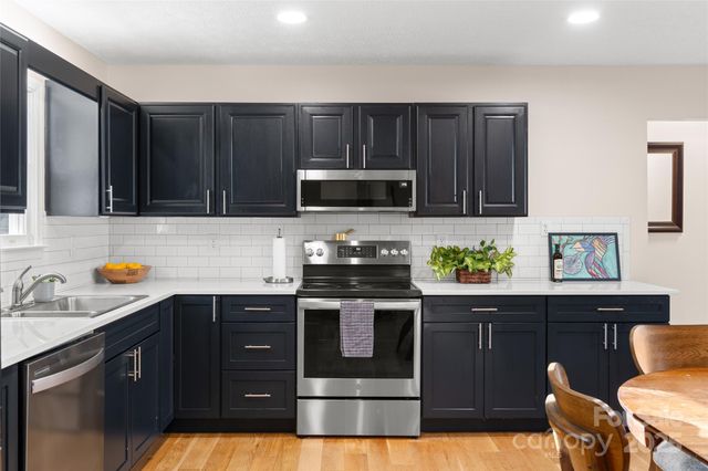 73 The Old Run Road, Fairview, NC 28730