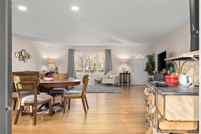 73 The Old Run Road, Fairview, NC 28730