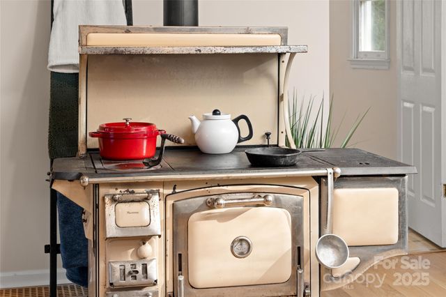 73 The Old Run Road, Fairview, NC 28730