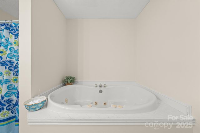 73 The Old Run Road, Fairview, NC 28730