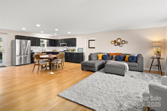 73 The Old Run Road, Fairview, NC 28730