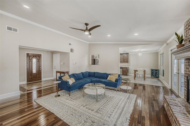 8303 Loralinda DR, Austin, TX 78753