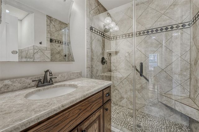 8303 Loralinda DR, Austin, TX 78753