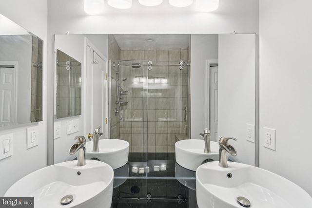 5611 HARTFIELD AVE, Suitland, MD 20746