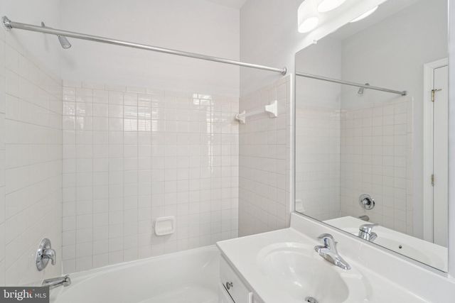 5611 HARTFIELD AVE, Suitland, MD 20746