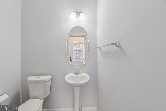 5611 HARTFIELD AVE, Suitland, MD 20746