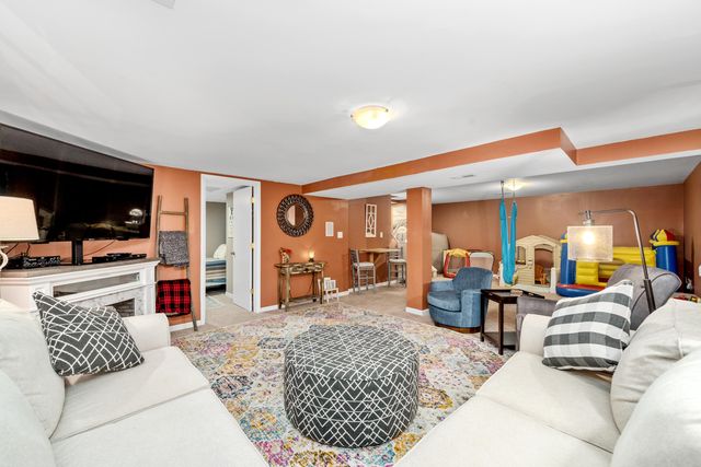303 Center Park Drive, Florence, KY 41042