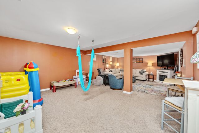 303 Center Park Drive, Florence, KY 41042