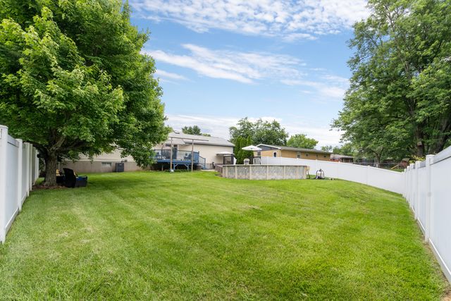 303 Center Park Drive, Florence, KY 41042