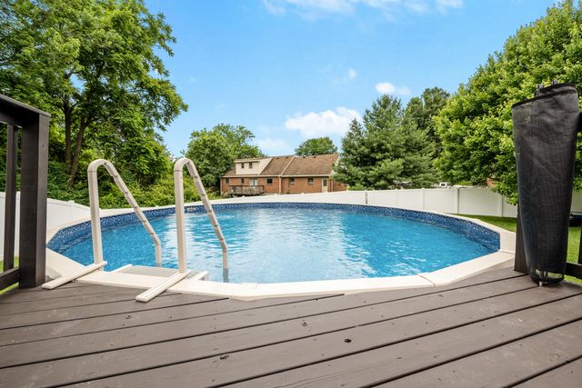 303 Center Park Drive, Florence, KY 41042