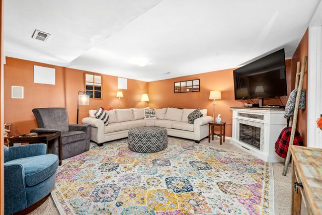 303 Center Park Drive, Florence, KY 41042