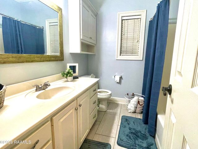 121 Lockridge Drive, Broussard, LA 70518