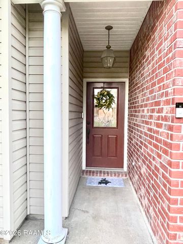 121 Lockridge Drive, Broussard, LA 70518