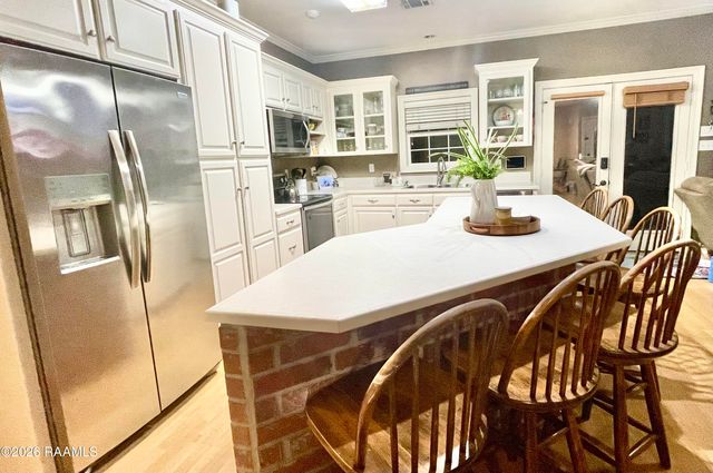 121 Lockridge Drive, Broussard, LA 70518