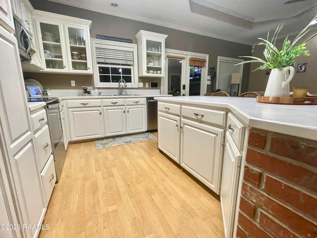 121 Lockridge Drive, Broussard, LA 70518