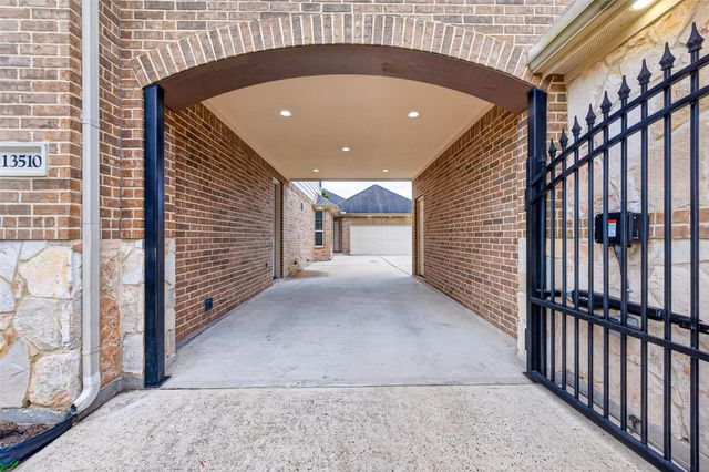 13510 Cascade Caverns Court, Houston, TX 77044