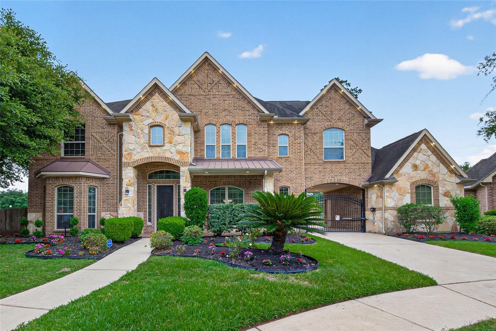 13510 Cascade Caverns Court, Houston, TX 77044