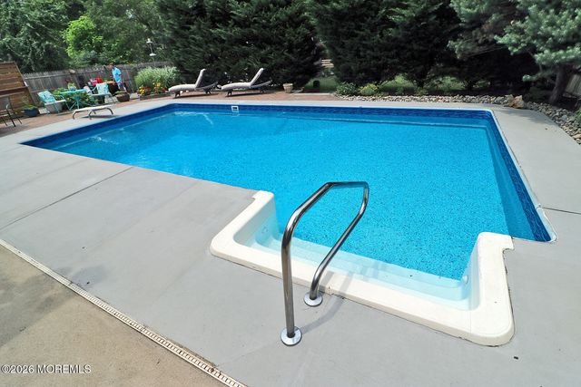 76 Maine Street, Toms River, NJ 08753