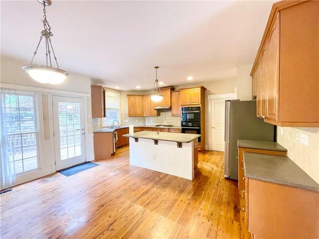 555 Vinings Springs Drive SE, Mableton, GA 30126