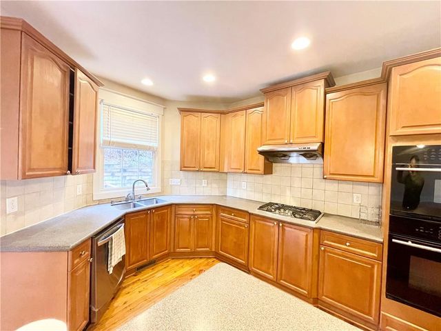 555 Vinings Springs Drive SE, Mableton, GA 30126