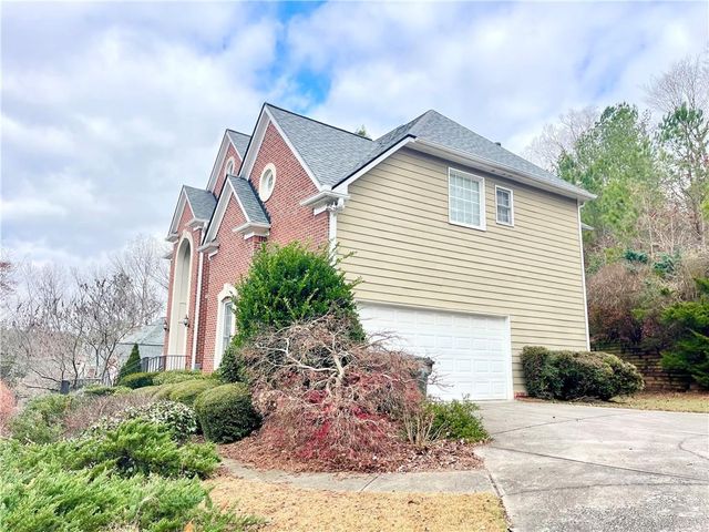 555 Vinings Springs Drive SE, Mableton, GA 30126