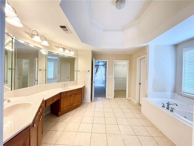 555 Vinings Springs Drive SE, Mableton, GA 30126