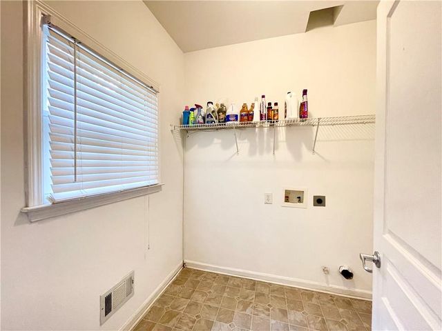 555 Vinings Springs Drive SE, Mableton, GA 30126