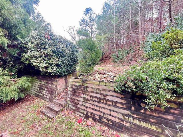 555 Vinings Springs Drive SE, Mableton, GA 30126