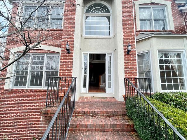 555 Vinings Springs Drive SE, Mableton, GA 30126