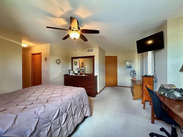 2215 28 th AVENUE, Kenosha, WI 53140