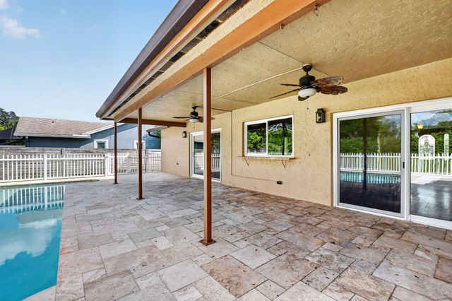 20876 Sugarloaf Lane, Boca Raton, FL 33428