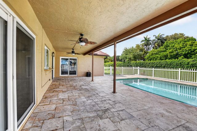 20876 Sugarloaf Lane, Boca Raton, FL 33428