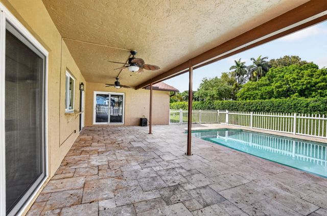 20876 Sugarloaf Lane, Boca Raton, FL 33428
