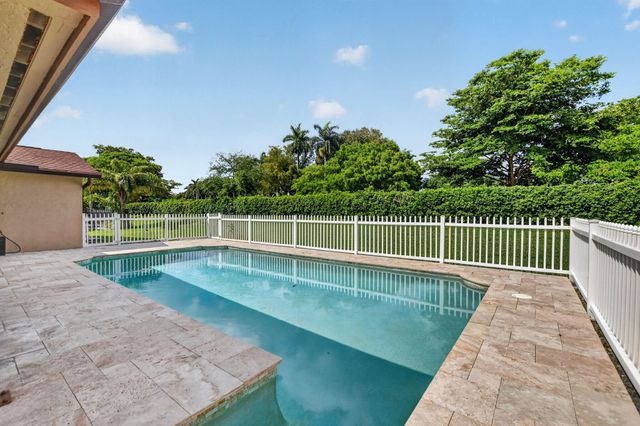 20876 Sugarloaf Lane, Boca Raton, FL 33428