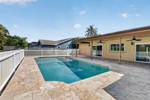 20876 Sugarloaf Lane, Boca Raton, FL 33428