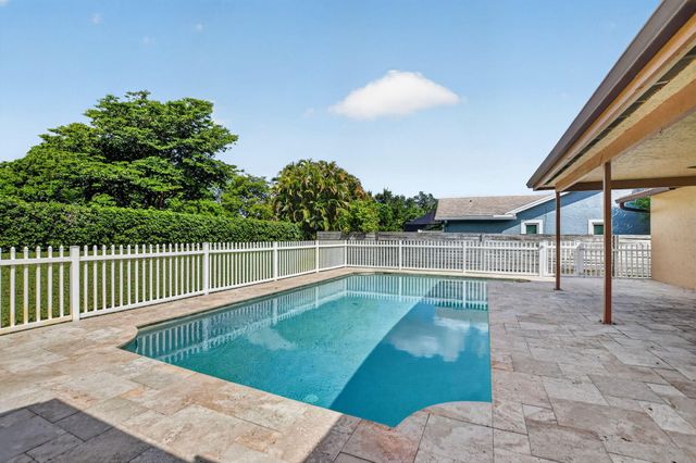 20876 Sugarloaf Lane, Boca Raton, FL 33428