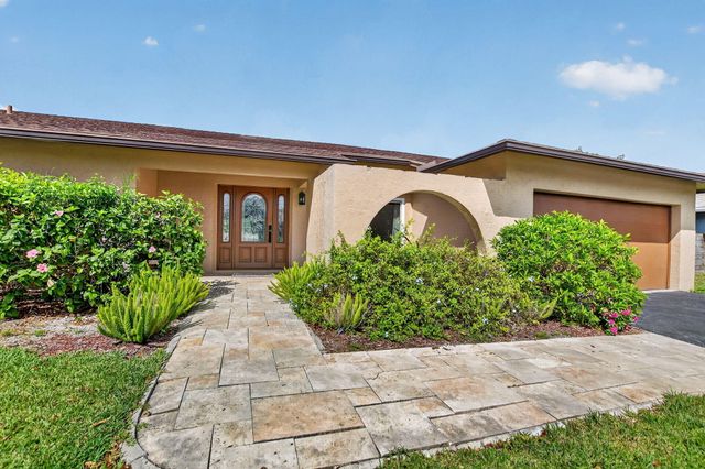 20876 Sugarloaf Lane, Boca Raton, FL 33428
