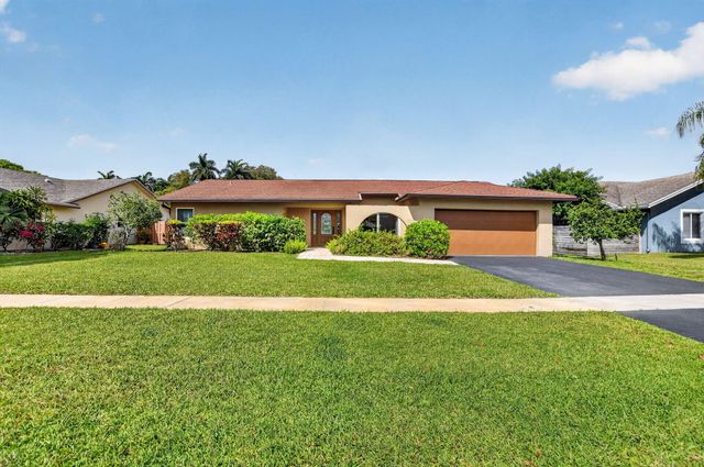 20876 Sugarloaf Lane, Boca Raton, FL 33428
