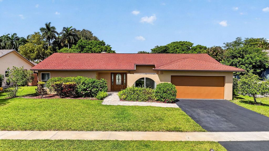 20876 Sugarloaf Lane, Boca Raton, FL 33428