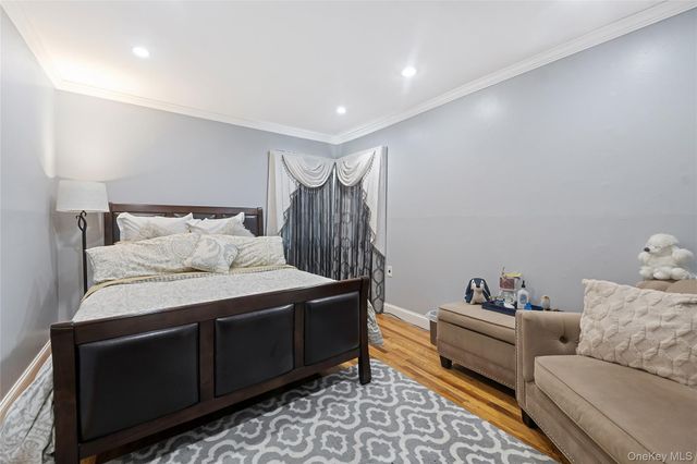 13 Noon Place, Freeport, NY 11520