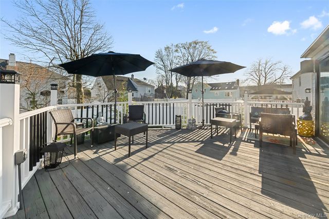 13 Noon Place, Freeport, NY 11520