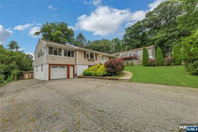 406 High Crest Drive, West Milford, NJ 07480