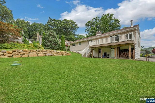 406 High Crest Drive, West Milford, NJ 07480